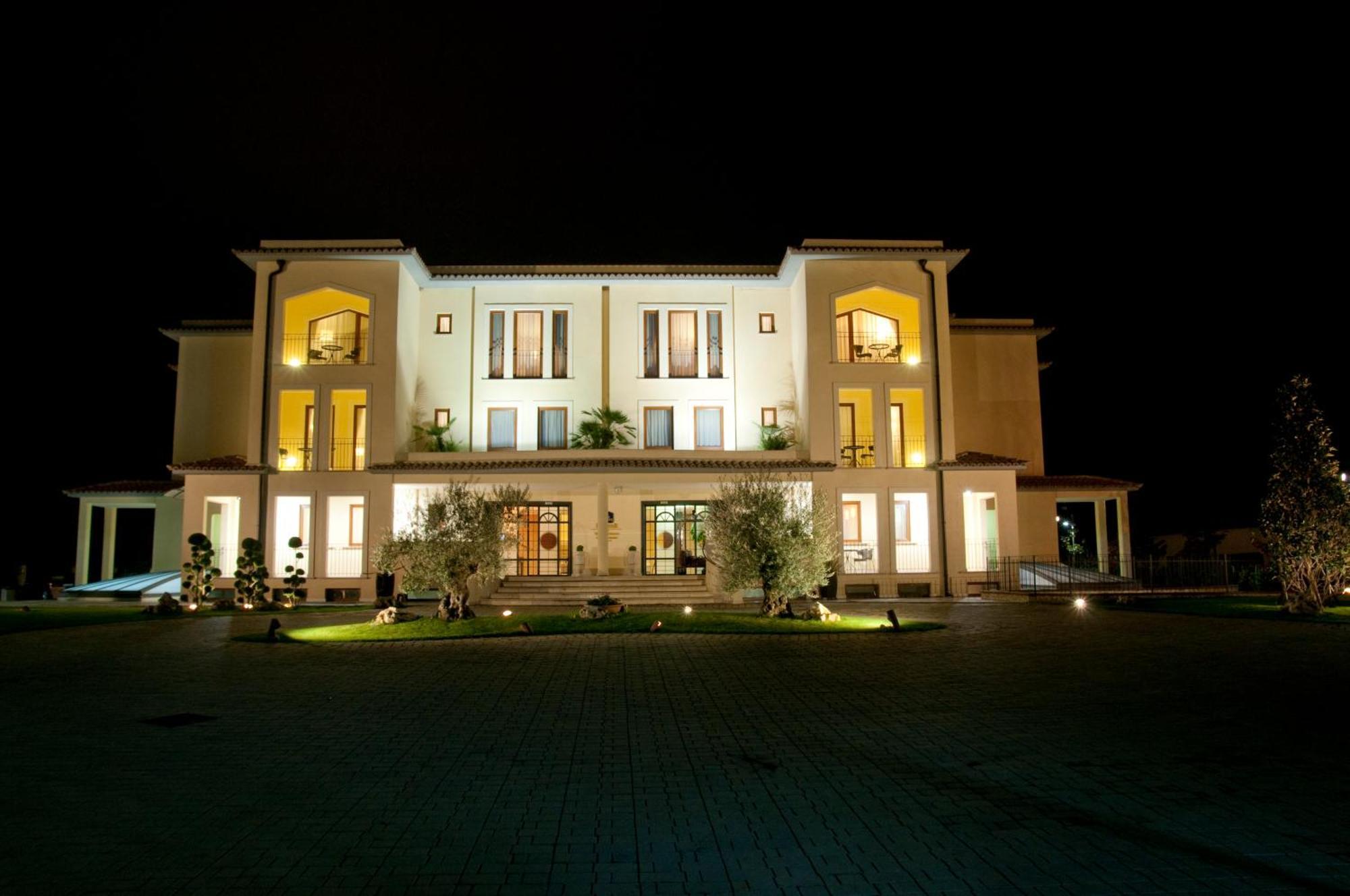 Best Western Premier Villa Fabiano Palace Hotel Rende Exterior foto